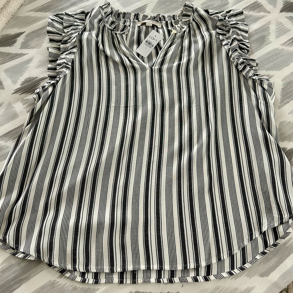 The LOFT Ruffle Sleeve Top